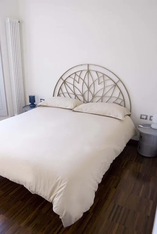 La Canarina Bed & Breakfast Como Itália