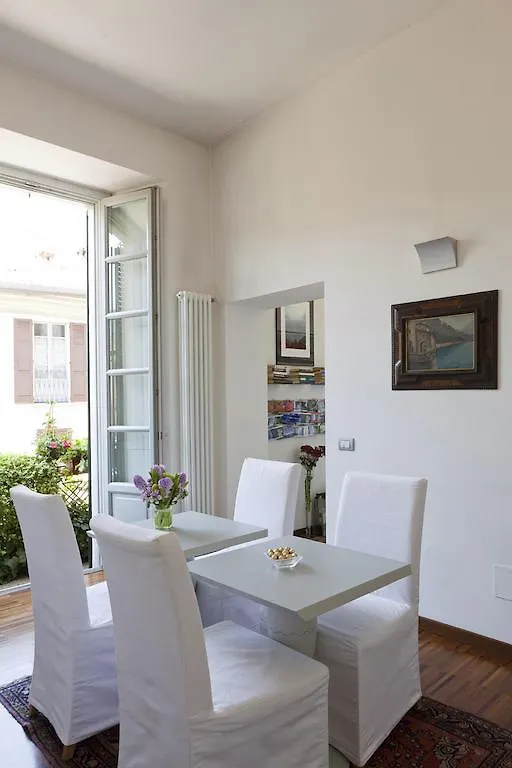 La Canarina Bed & Breakfast Bed & Breakfast Como